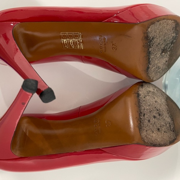 Gucci beautiful red ❤️ patent leather pumps - Picture 4 of 6